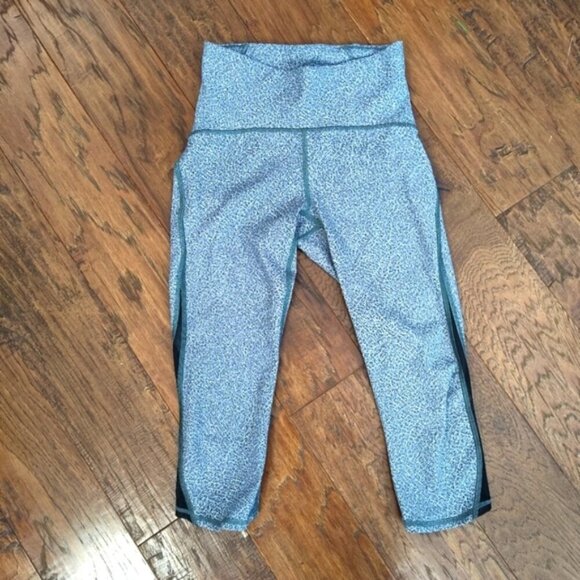 Lululemon Train Times Crop sz 4 Fractal Alpine Black - Picture 2 of 7
